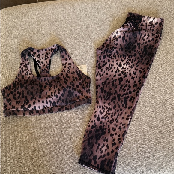 Leopard Print Sports Bra and Leggings Set extra large fabletics new with tags - Picture 10 of 12